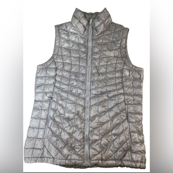 The North Face ThermoBall Silver Puffer Vest Women’s Small Lightweight Quilted - Picture 1 of 12